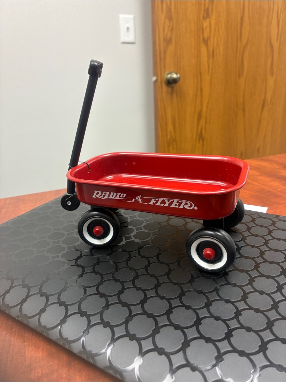 6” (mini) Red Classic Radio Flyer Wagon